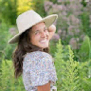 Meet your Posher, Lydia